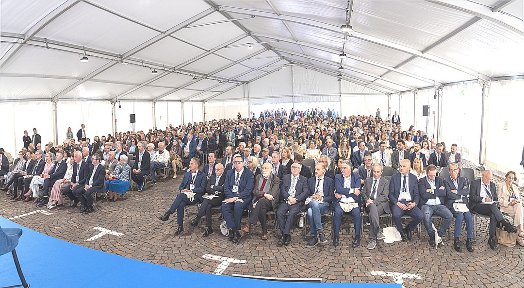 Immagine Immagine Assemblea24_NEW.jpg - {Immagine Immagine Assemblea24_NEW.jpg} - [21269]