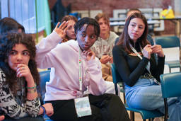 Studentesse di Prime Minister Asti 1.jpg - {Studentesse di Prime Minister Asti 1.jpg} - [22045]