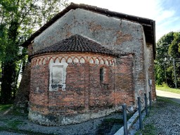 9-1-Albano-Vercellese-Santissima-Trinita-Abside.jpg - {9-1-Albano-Vercellese-Santissima-Trinita-Abside.jpg} - [22870]