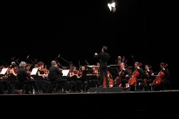 Nella foto l'Orchestra Filarmonica di Torino.jpg - {Nella foto l'Orchestra Filarmonica di Torino.jpg} - [22911]