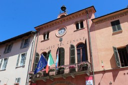 palazzo_comunale_piazza_risorgimento_07_2020_gdivino_2.jpg - {palazzo_comunale_piazza_risorgimento_07_2020_gdivino_2.jpg} - [23424]