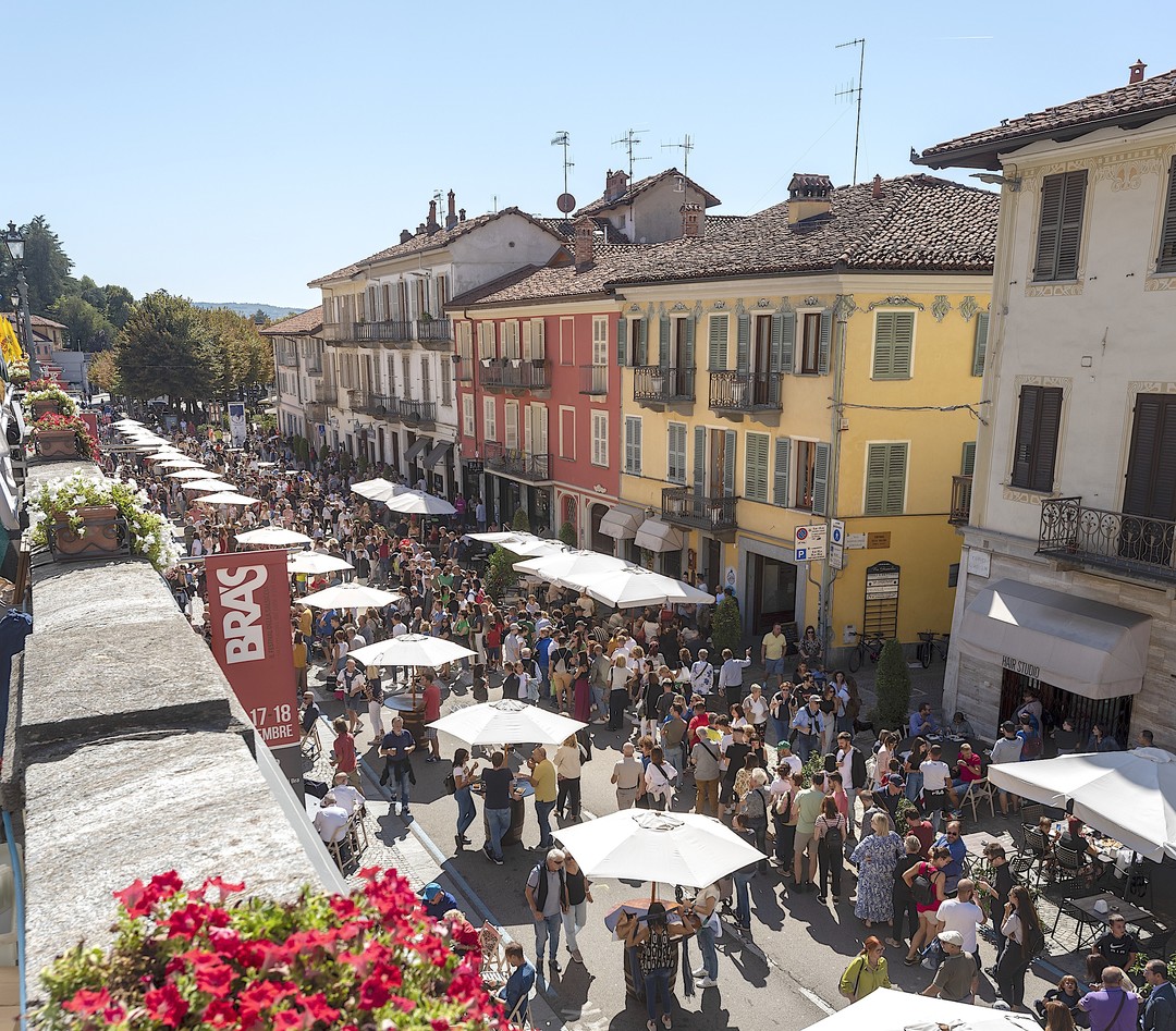 Immagine bra's panoramica_foto gerbaldo_rid.jpg - {Immagine bra's panoramica_foto gerbaldo_rid.jpg} - [24810]