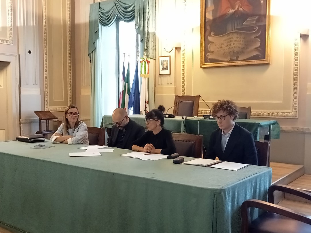 Immagine teatro.jpg - {Immagine teatro.jpg} - [25034]
