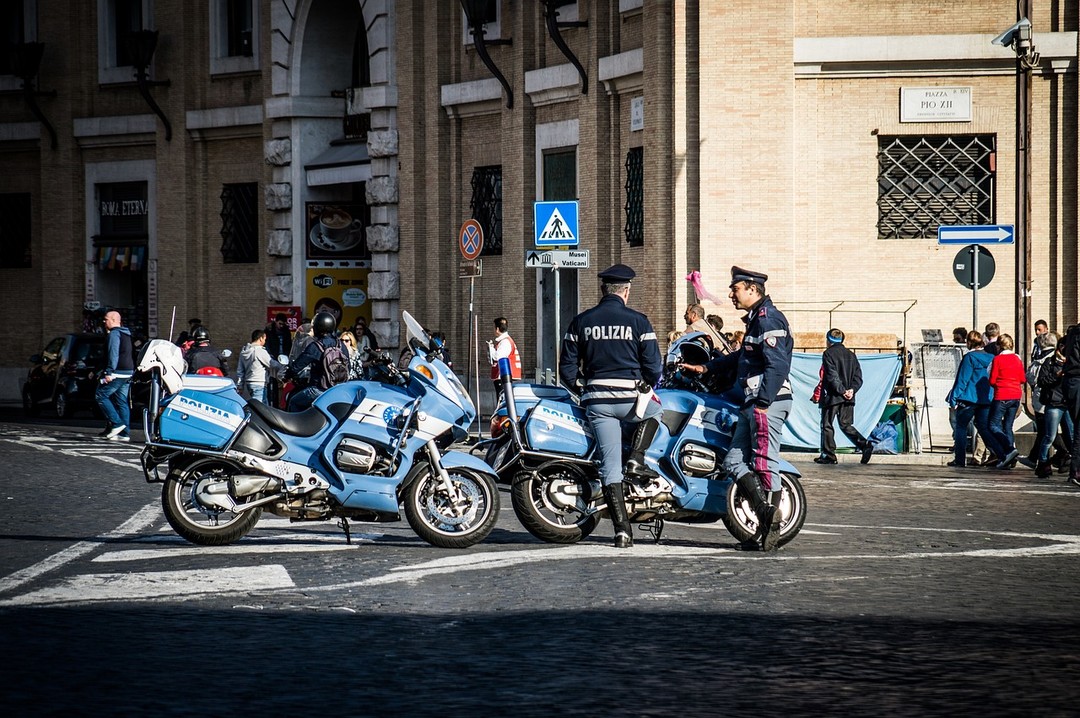 polizia moto.jpg - {polizia moto.jpg} - [25370]