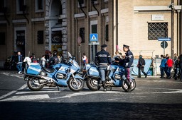 polizia moto.jpg - {polizia moto.jpg} - [25370]