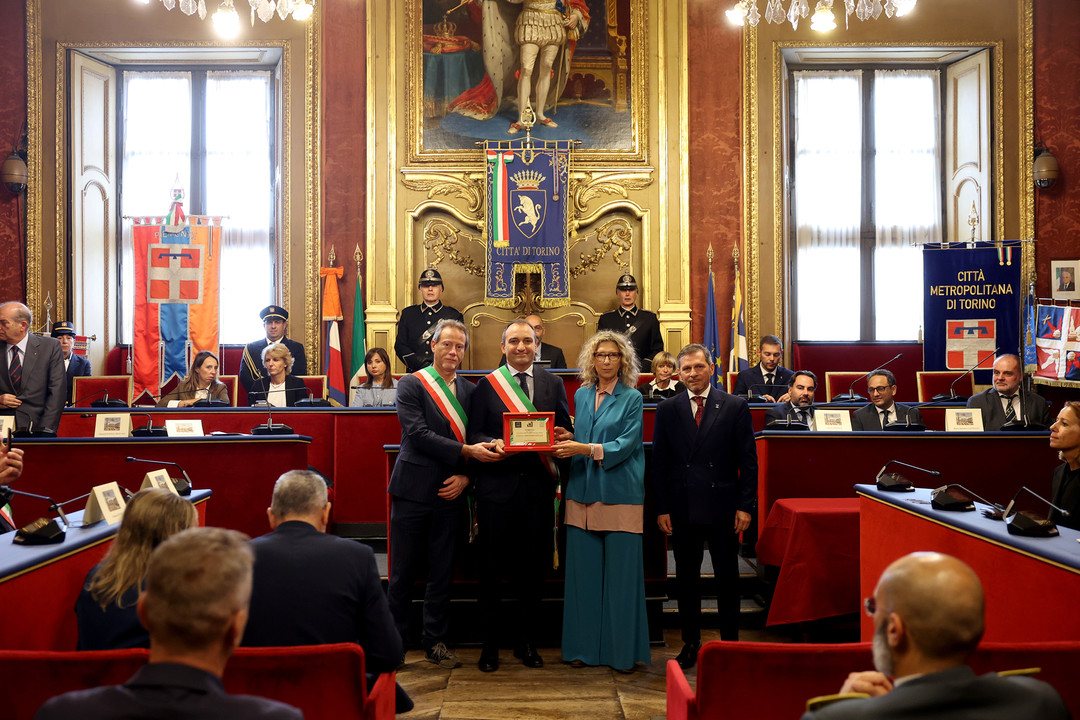 La Città di Torino diventa presidenziale 2.jpg - {La Città di Torino diventa presidenziale 2.jpg} - [25706]