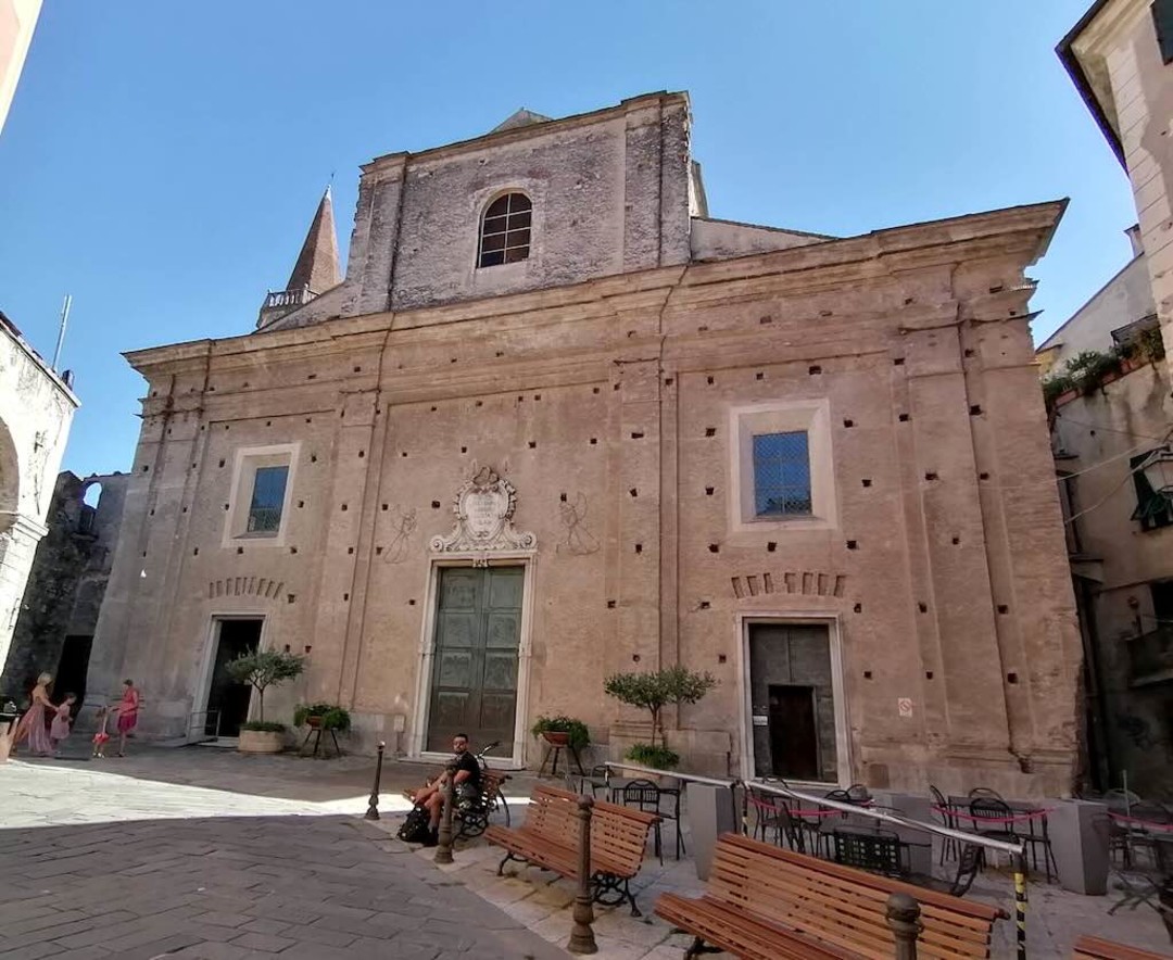 Finale Ligure Chiesa San Biagio 01.jpg - {Finale Ligure Chiesa San Biagio 01.jpg} - [25730]