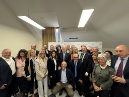 foto bucci e candidati II.jpeg - {foto bucci e candidati II.jpeg} - [27626]