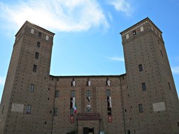 castello-dei-principi-d-acaja-fossano-25-06-2024.jpg - {castello-dei-principi-d-acaja-fossano-25-06-2024.jpg} - [27805]