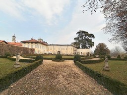 Immagine Il castello Solaro della Margarita.jpg - {Immagine Il castello Solaro della Margarita.jpg} - [29702]