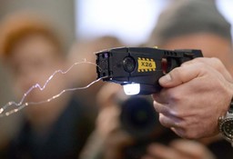 taser2.jpg - {taser2.jpg} - [29910]
