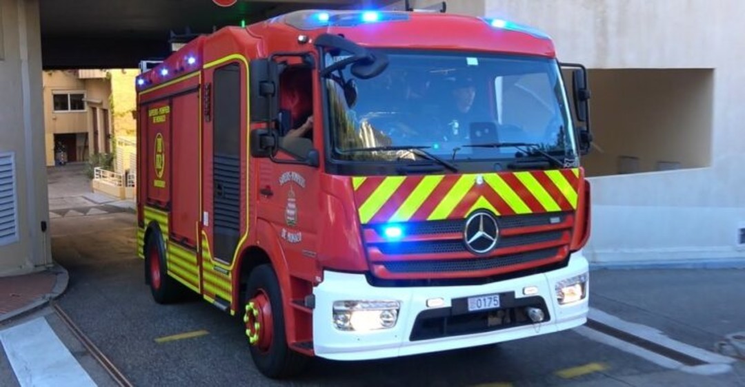 vigi8li del fuoco montecarlo.jpg - {vigi8li del fuoco montecarlo.jpg} - [29918]