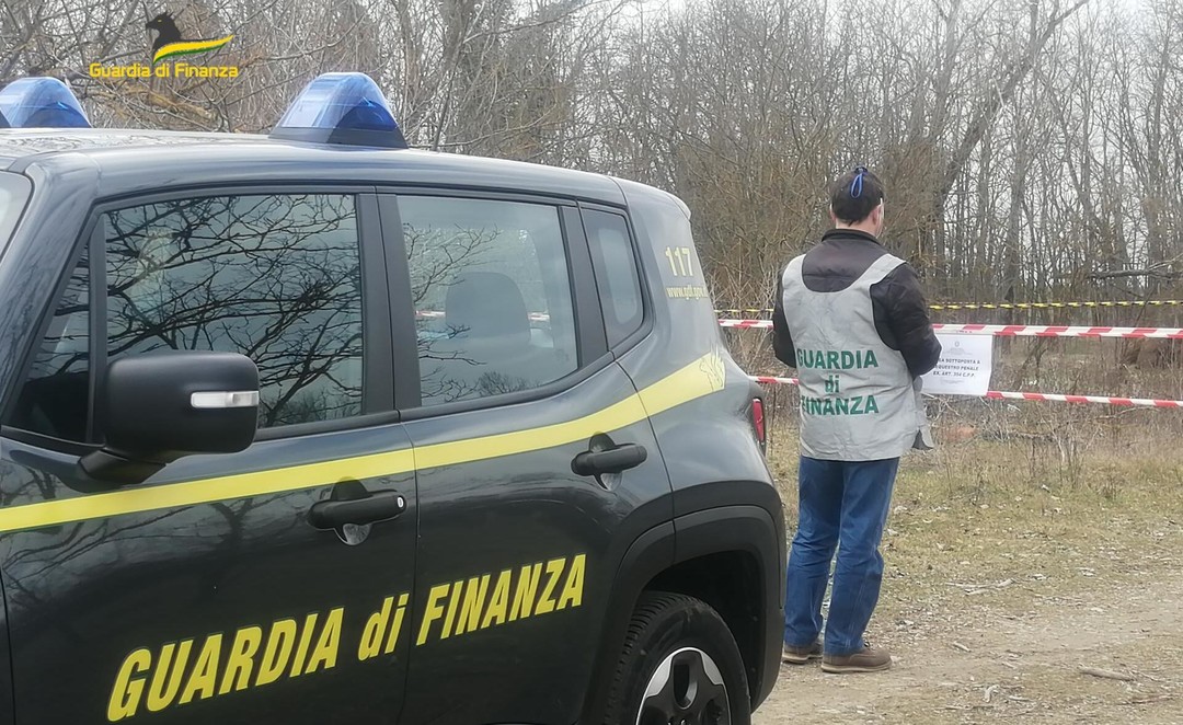GuardiaDiFinanza2 (1).jpg - {GuardiaDiFinanza2 (1).jpg} - [31424]