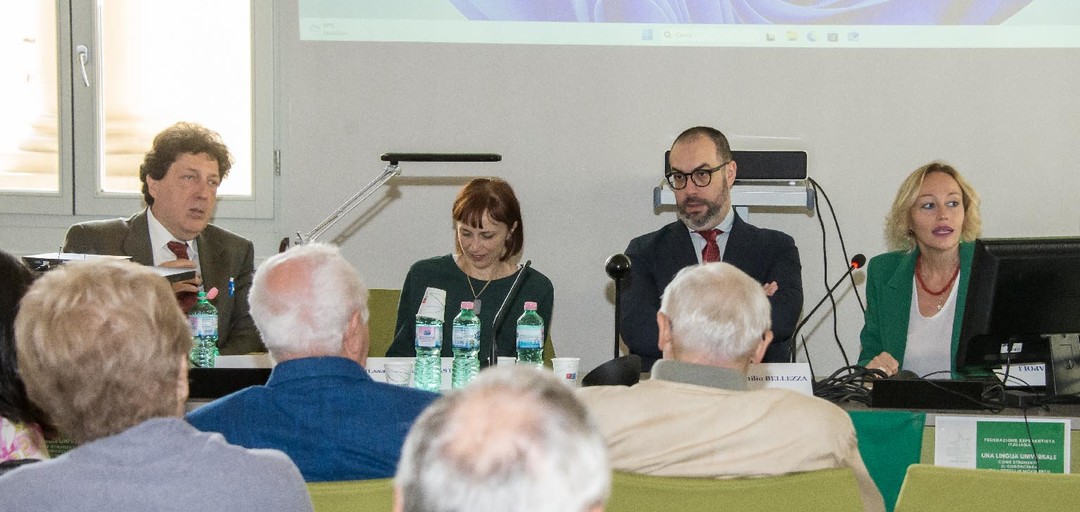 Tavolo Relatori.jpg - {Tavolo Relatori.jpg} - [31600]