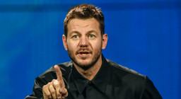 Alessandro Cattelan.jpg - {Alessandro Cattelan.jpg} - [31680]