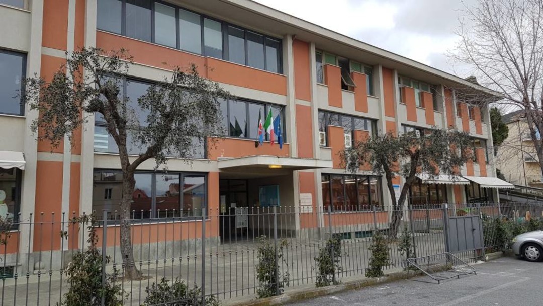 scuola-laigueglia.jpg - {scuola-laigueglia.jpg} - [32016]