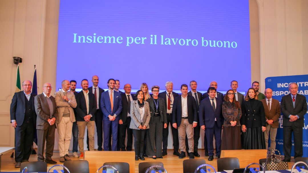 Immagine Fondazione Industriali soci fondato (2910718).jpg - {Immagine Fondazione Industriali soci fondato (2910718).jpg} - [32080]