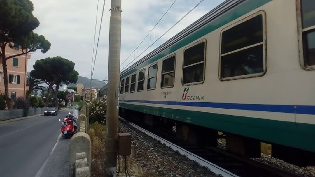 treni.jpg - {treni.jpg} - [32120]