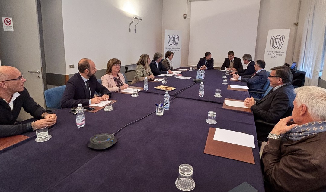 incontro confindustria Asti 2.JPG - {incontro confindustria Asti 2.JPG} - [32552]