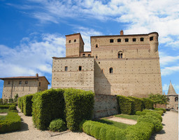 Immagine Serralunga esterno giardino.jpg - {Immagine Serralunga esterno giardino.jpg} - [32792]