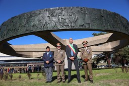 Foto monumento Autiere d'Italia.jpeg - {Foto monumento Autiere d'Italia.jpeg} - [32928]