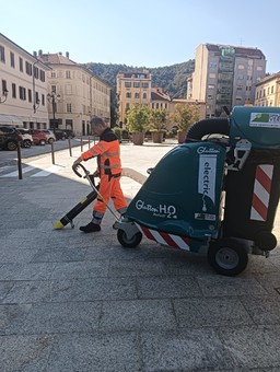 GLUTTON operatore.jpeg - {GLUTTON operatore.jpeg} - [33048]