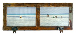 Enrico De Santis, Donne di Mare, 2007, fotografia su tela e porta di cella frigorifera di un  peschereccio.jpg - {Enrico De Santis, Donne di Mare, 2007, fotografia su tela e porta di cella frigorifera di un  peschereccio.jpg} - [33152]