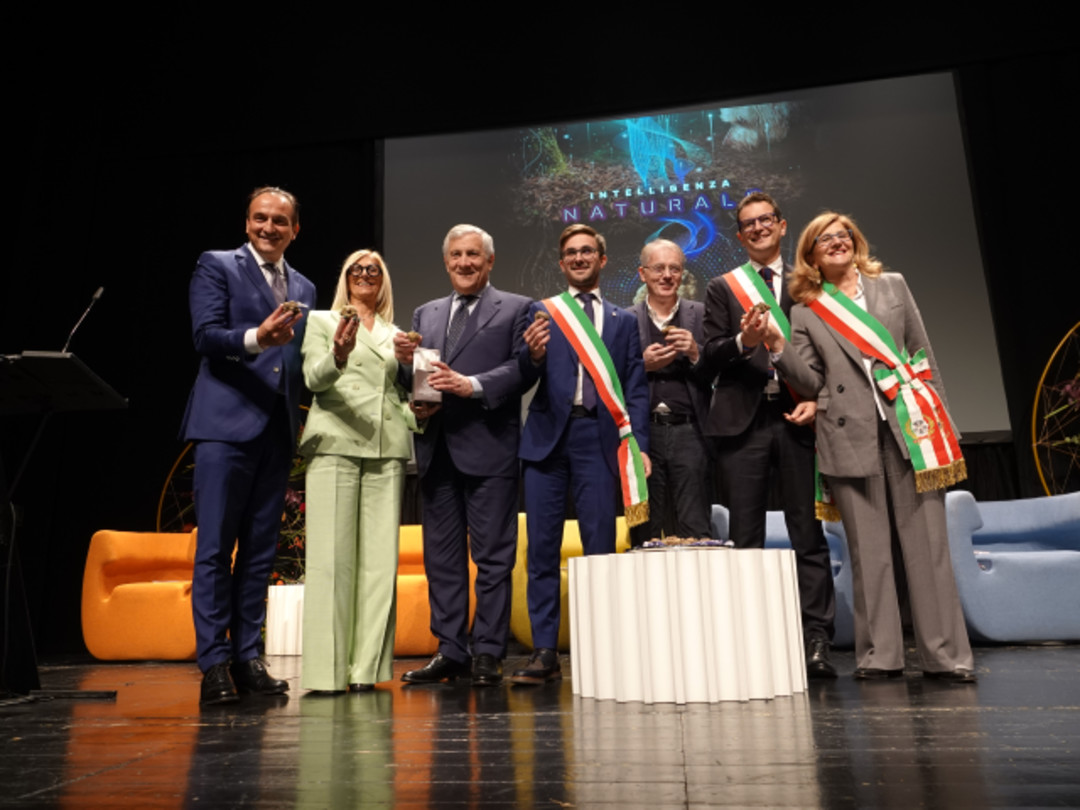 inaugurazione_fiera_tartufo_10_2024_gdivino-330.jpg - {inaugurazione_fiera_tartufo_10_2024_gdivino-330.jpg} - [33368]