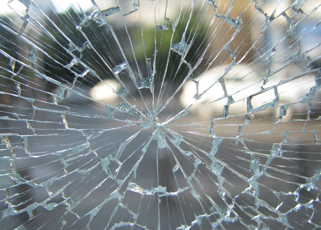 glass-89068_1280.jpg - {glass-89068_1280.jpg} - [33624]