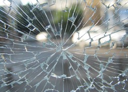 glass-89068_1280.jpg - {glass-89068_1280.jpg} - [33624]
