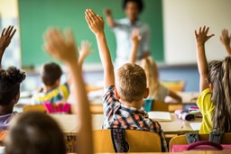 Immagine bimbi a scuola.jpg - {Immagine bimbi a scuola.jpg} - [34917]