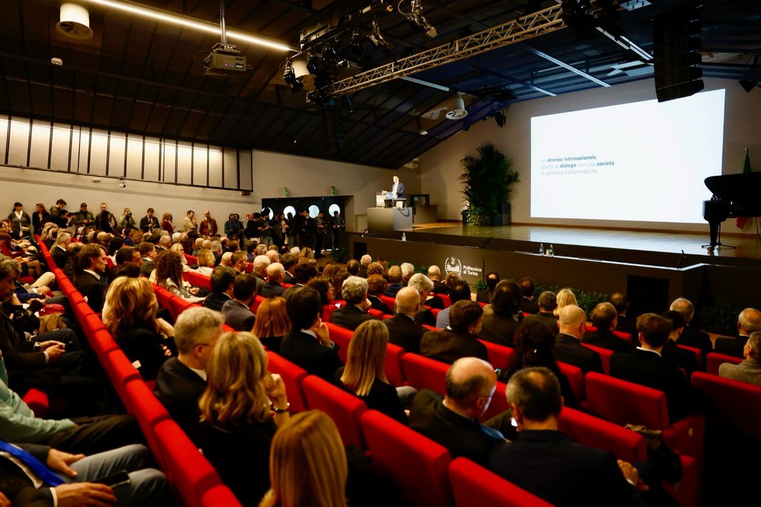 L'aula magna del Politecnico di Torino - foto.jpg - {L'aula magna del Politecnico di Torino - foto.jpg} - [35824]
