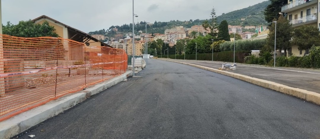 pista ciclabile.jpg - {pista ciclabile.jpg} - [3604]