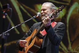 Beppe Gambetta 2 (photo Giovanna Cavallo) (1).jpg - {Beppe Gambetta 2 (photo Giovanna Cavallo) (1).jpg} - [36120]