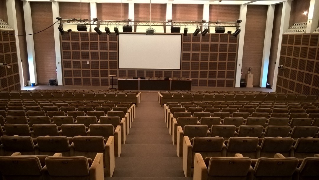 Auditorium-vuoto.jpg - {Auditorium-vuoto.jpg} - [36769]