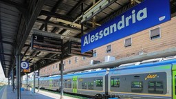AlessandriaFermataTreno.jpg - {AlessandriaFermataTreno.jpg} - [38227]