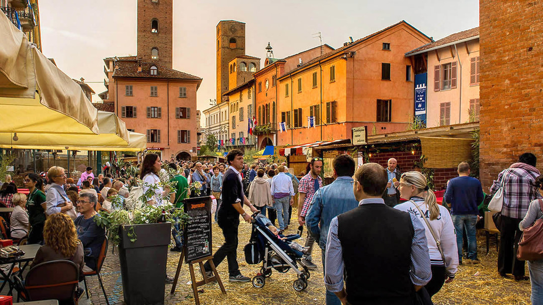 Fiera Nazionale del Tartufo Bianco.jpg - {Fiera Nazionale del Tartufo Bianco.jpg} - [38459]