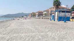 spiaggia pietra ligurfe.jpg - {spiaggia pietra ligurfe.jpg} - [38740]