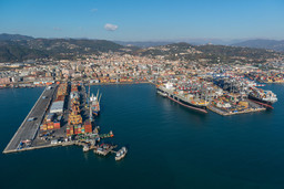 La-Spezia-ph-merlofotografia-161229-2324.jpg - {La-Spezia-ph-merlofotografia-161229-2324.jpg} - [39404]