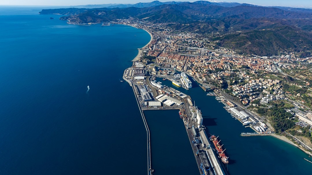 porto savona.jpg - {porto savona.jpg} - [39460]