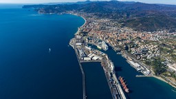 porto savona.jpg - {porto savona.jpg} - [39460]