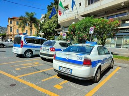polizia locale diano marina.jpg - {polizia locale diano marina.jpg} - [39656]