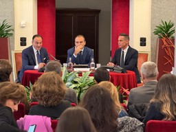 La presentazione dell'iniziativa Anci.jpg - {La presentazione dell'iniziativa Anci.jpg} - [40865]