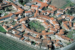 Anfiteatro Pollenzo.jpg - {Anfiteatro Pollenzo.jpg} - [40985]