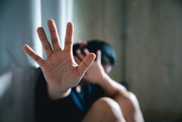 Immagine violenza-di-genere-canva.jpg - {Immagine violenza-di-genere-canva.jpg} - [41049]