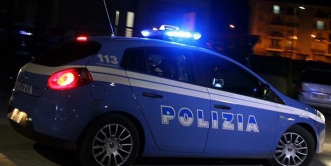 volante-polizia-nott.jpg - {volante-polizia-nott.jpg} - [42076]