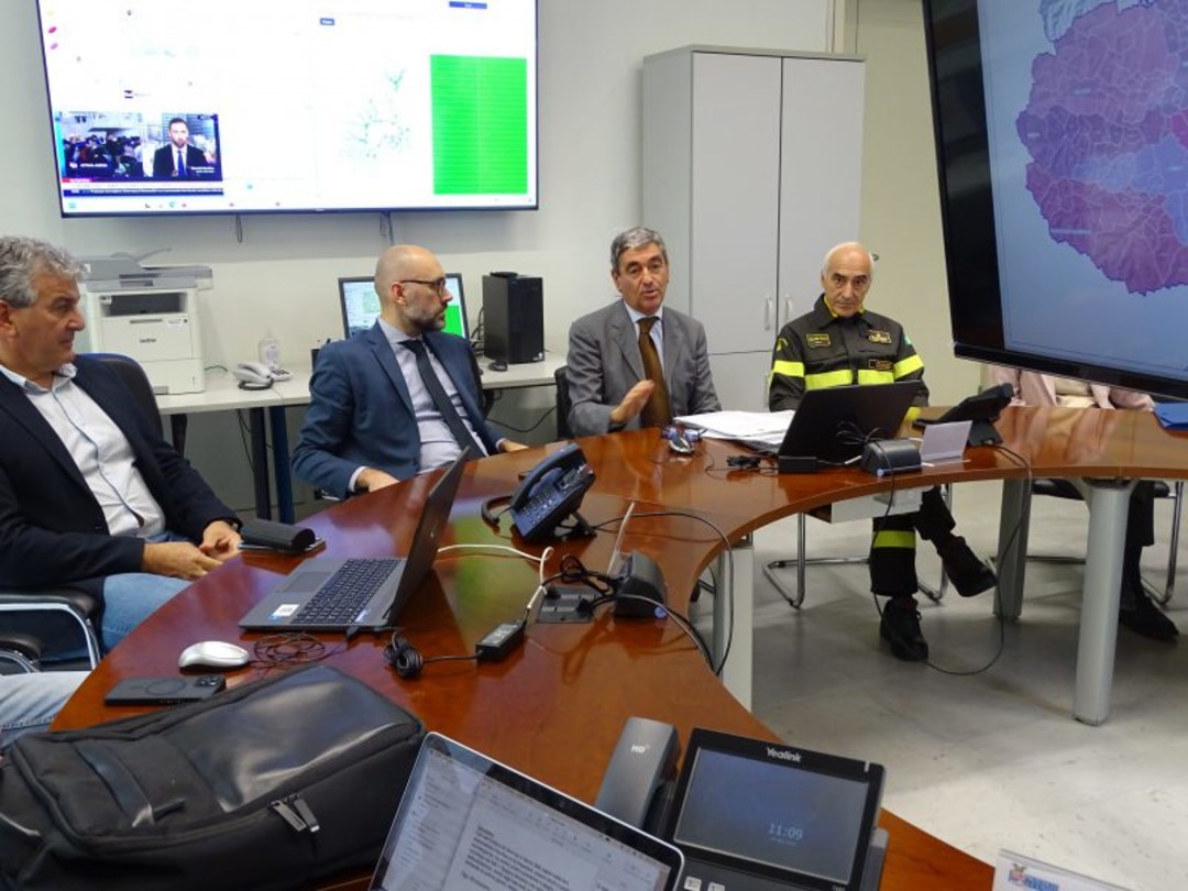 Sala operativa Protezione Civile.jpg - {Sala operativa Protezione Civile.jpg} - [42373]