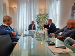 incontro laer h 2 (1).jpg - {incontro laer h 2 (1).jpg} - [42920]