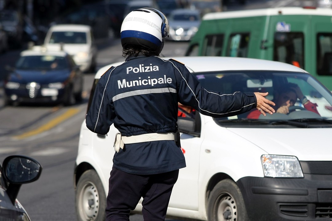 polizia municipale.jpg - {polizia municipale.jpg} - [43176]