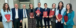 Immagine specialisti medicina urgenza con Tr (2941844).jpg - {Immagine specialisti medicina urgenza con Tr (2941844).jpg} - [43232]